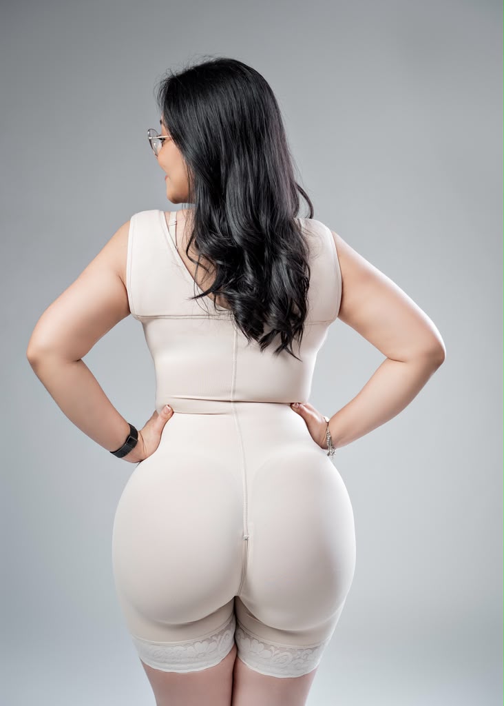 Isidora con zipper – Snatching Shapewear with Front Zipper (Tummy Control & Hourglass Effect)