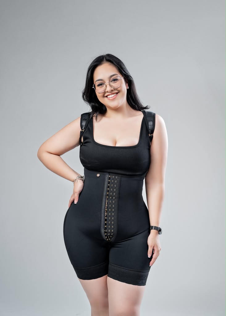 Isidora con broches | Snatching Shapewear  (Tummy Control & Hourglass Effect) | Wide back