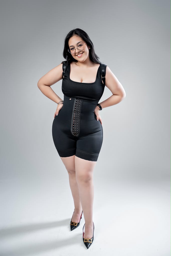 Isidora con broches | Snatching Shapewear  (Tummy Control & Hourglass Effect) | Wide back