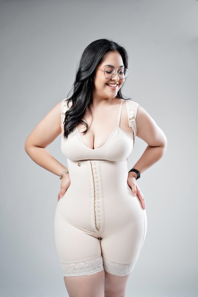 Isidora con broches | Snatching Shapewear  (Tummy Control & Hourglass Effect) | Wide back