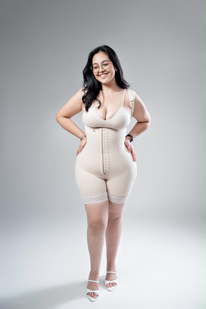 Isidora con broches | Snatching Shapewear  (Tummy Control & Hourglass Effect) | Wide back