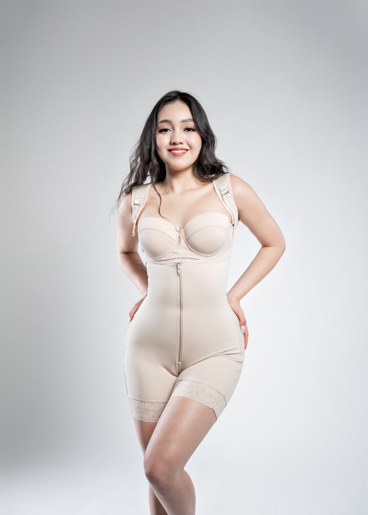 Isidora con zipper – Snatching Shapewear with Front Zipper (Tummy Control & Hourglass Effect)